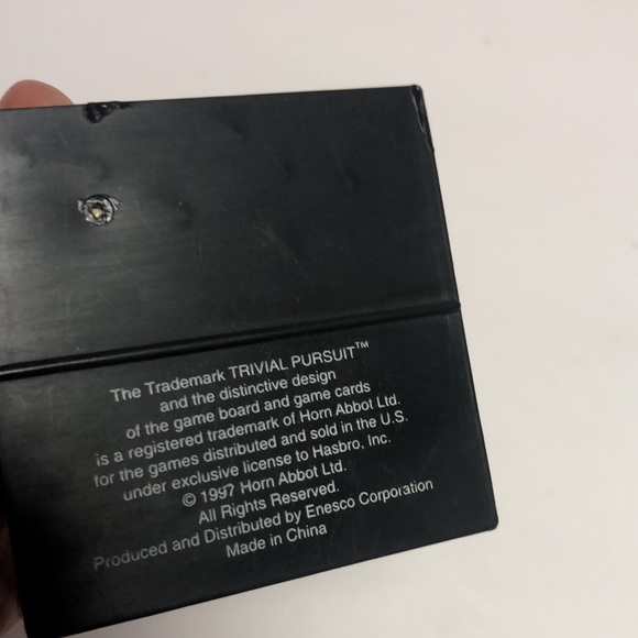 VINTAGE 1997 Santa playing Trivial Pursuit Ornament - Picture 6 of 6